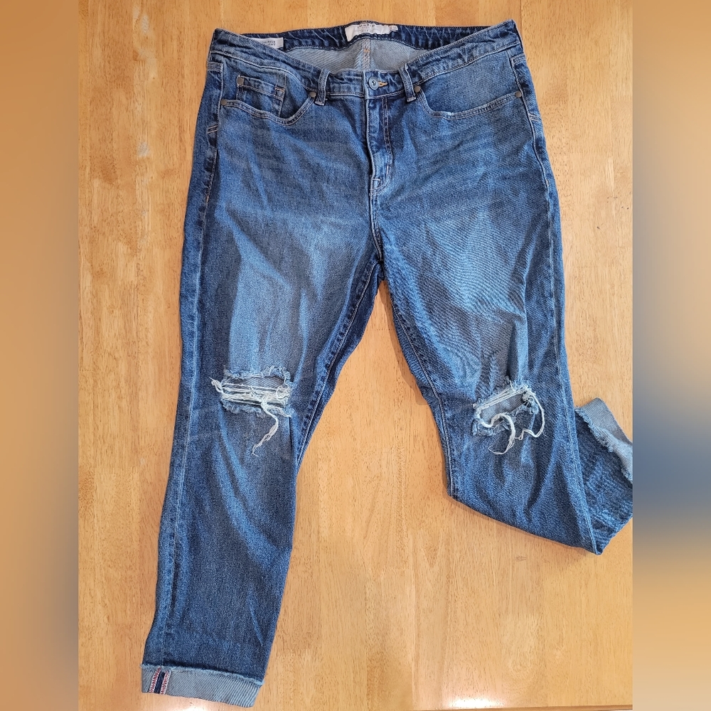 EUC Torrid first at fit high rise distressed jeans Ankle Crop